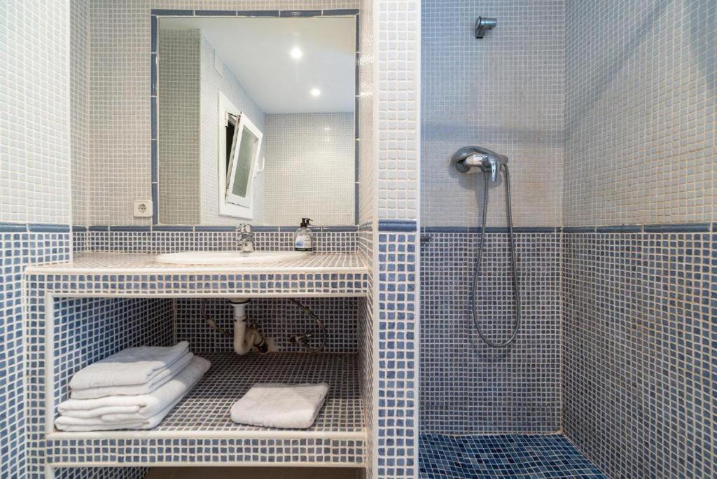 Apartamentos Denis Castelldefels Eksteriør bilde