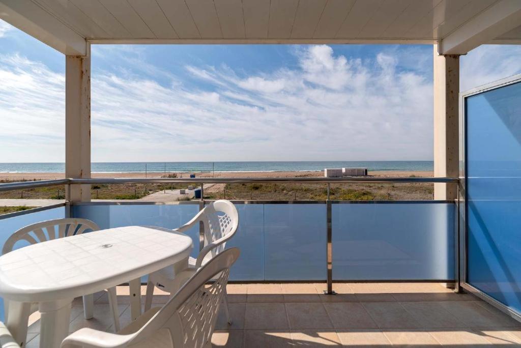 Apartamentos Denis Castelldefels Eksteriør bilde