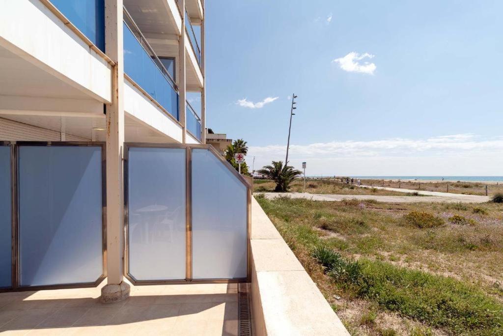Apartamentos Denis Castelldefels Eksteriør bilde
