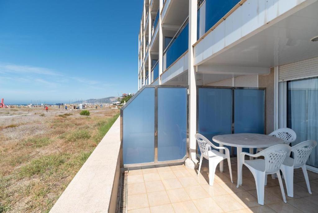 Apartamentos Denis Castelldefels Eksteriør bilde