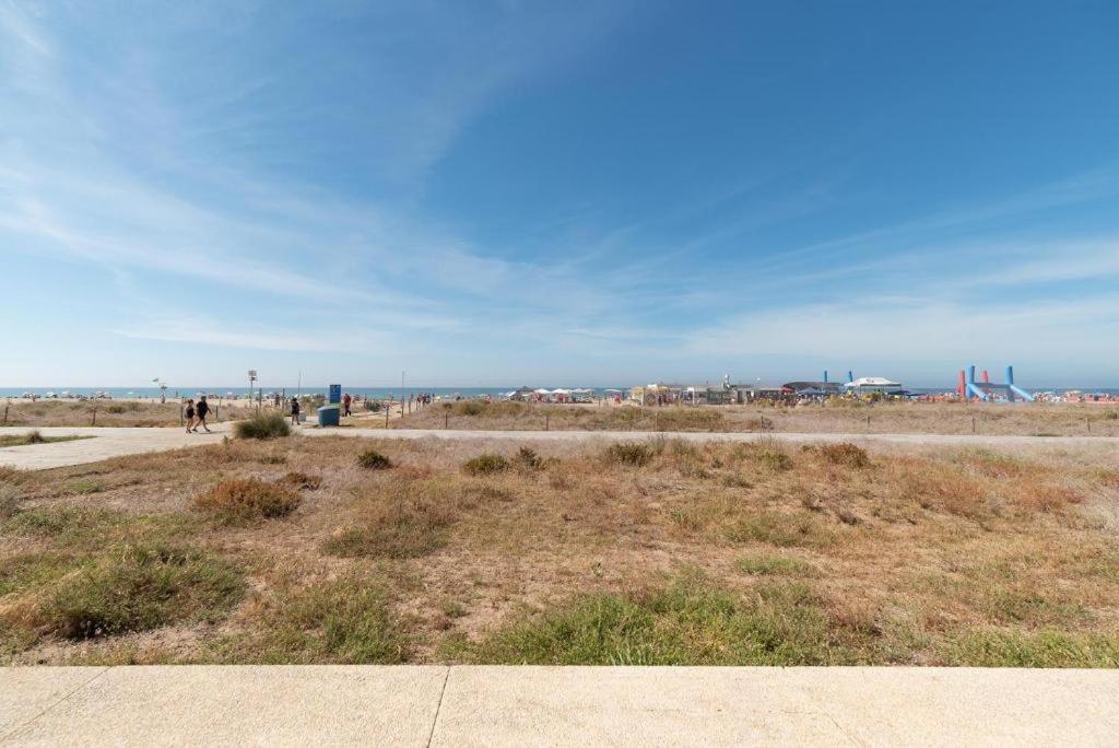 Apartamentos Denis Castelldefels Eksteriør bilde