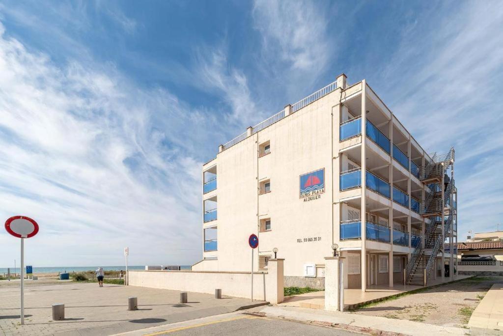 Apartamentos Denis Castelldefels Eksteriør bilde
