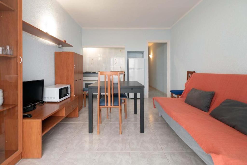 Apartamentos Denis Castelldefels Eksteriør bilde